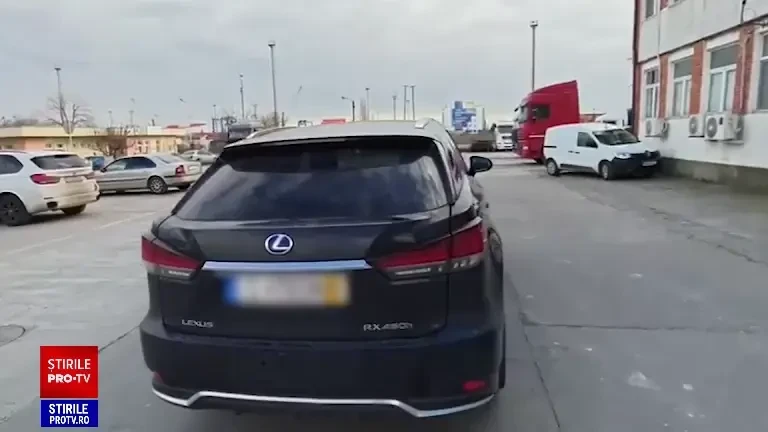 Cum a fost descoperită o mașină de lux căutată în Lituania, în Portul Constanța, chiar înainte de a fi exportată. FOTO&VIDEO