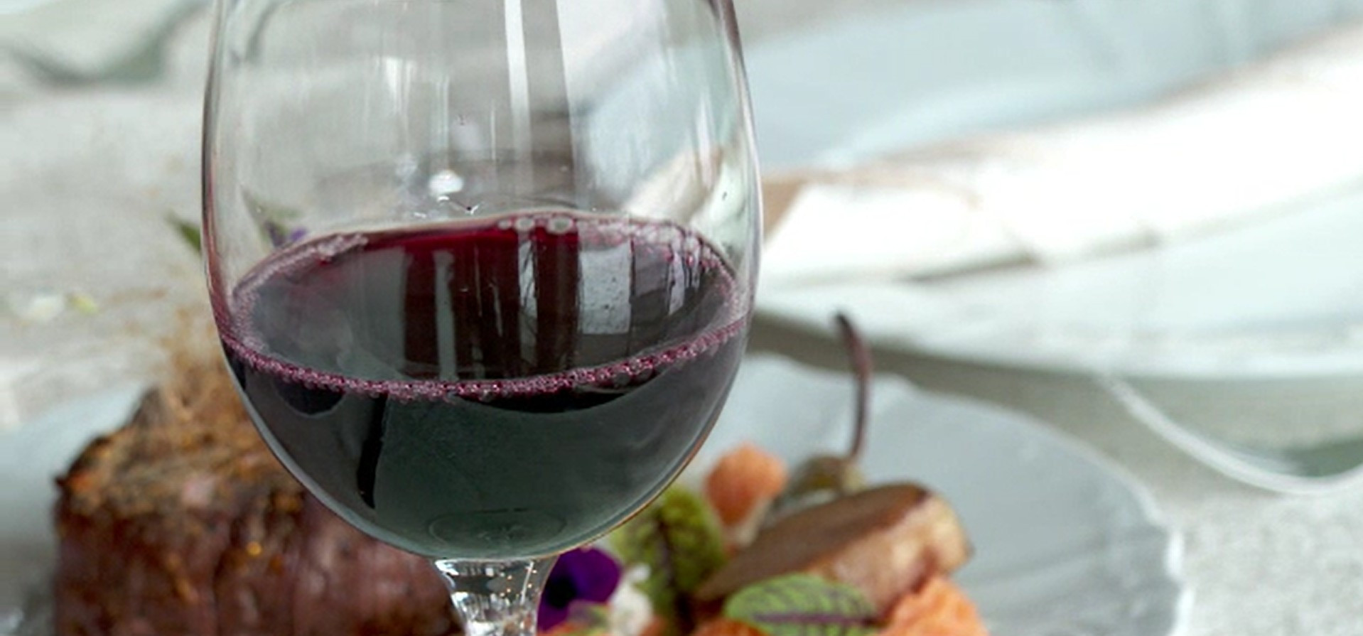 Cum să savurezi corect vinul. Cele mai bune sfaturi de la somelieri
