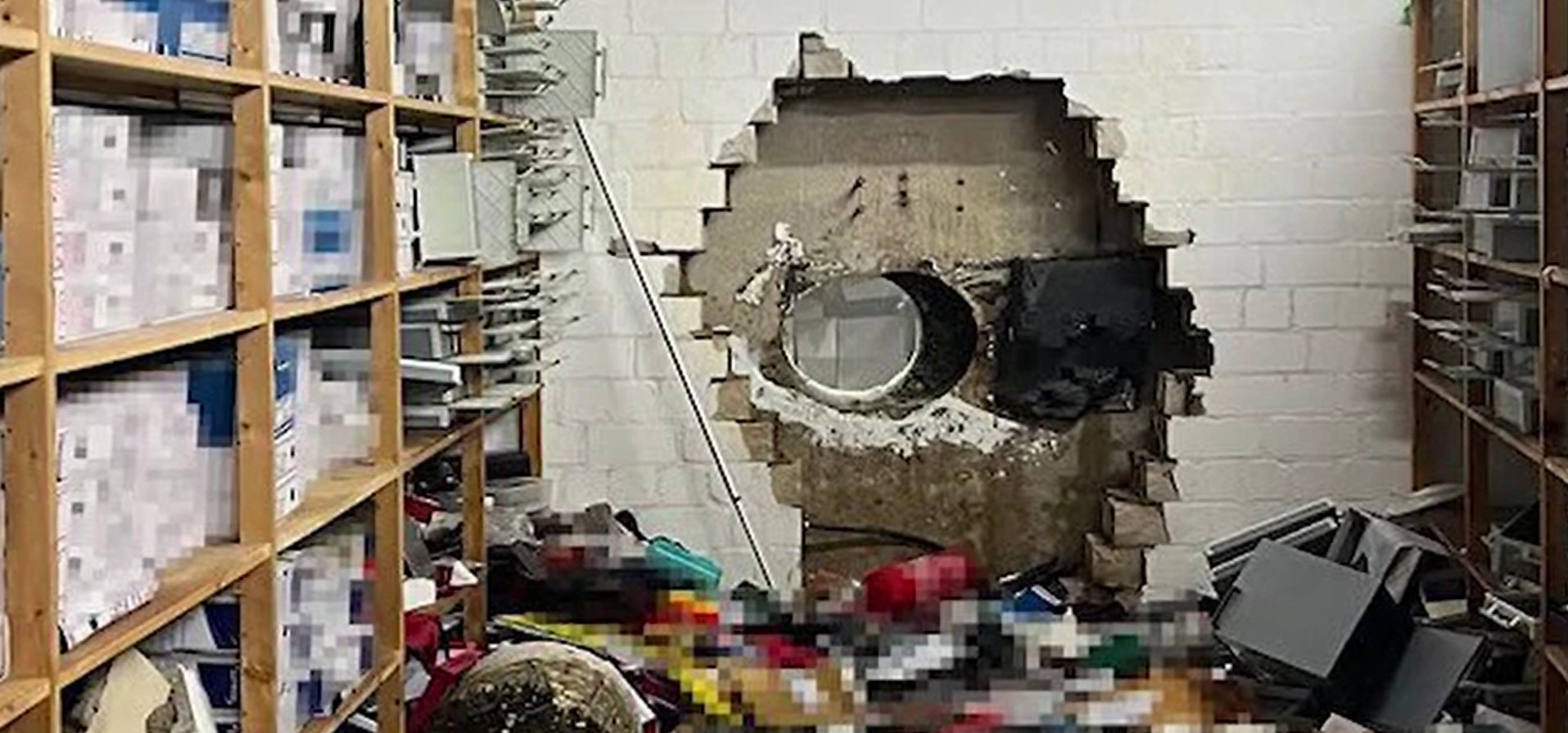 Jaf ca în filme la o bancă din Germania. Hoții au spart un perete de la subsol. Prejudiciu de milioane de euro