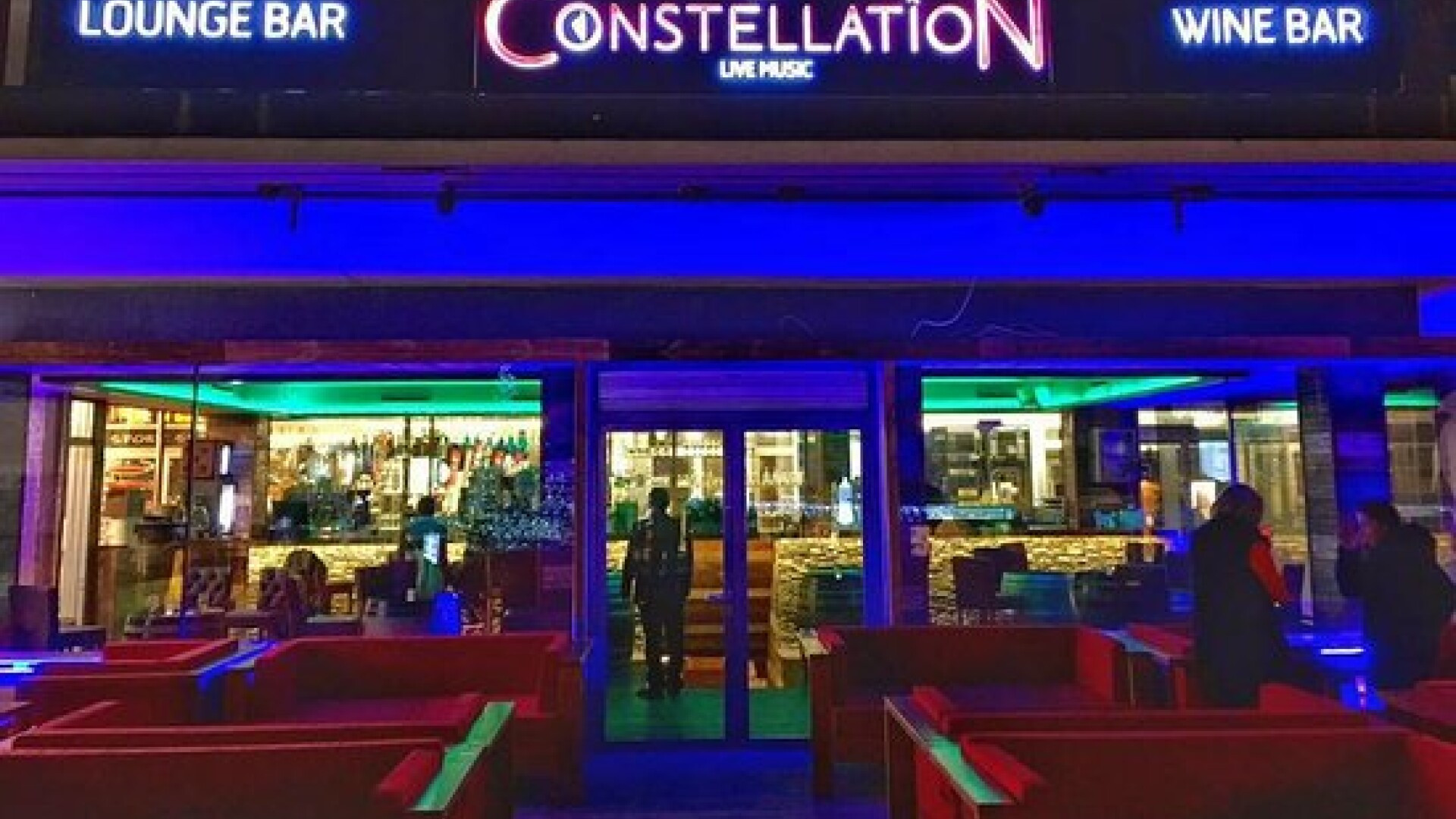 Tragedia cu 40 de morți și 100 de răniți, din Elveția. „Un ospătar s-a urcat pe umerii altui ospătar. Ţinea o lumânare”