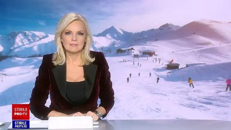 Cum au petrecut românii care au ales să meargă la munte de Revelion. Spectacol cu flăcări la -13 grade, în Păltiniș