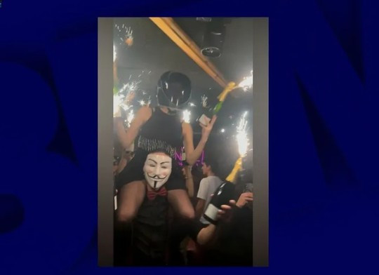 O fotografie surprinde clipa declanșării incendiului de Revelion din Crans-Montana. Detaliile ridică semne de întrebare