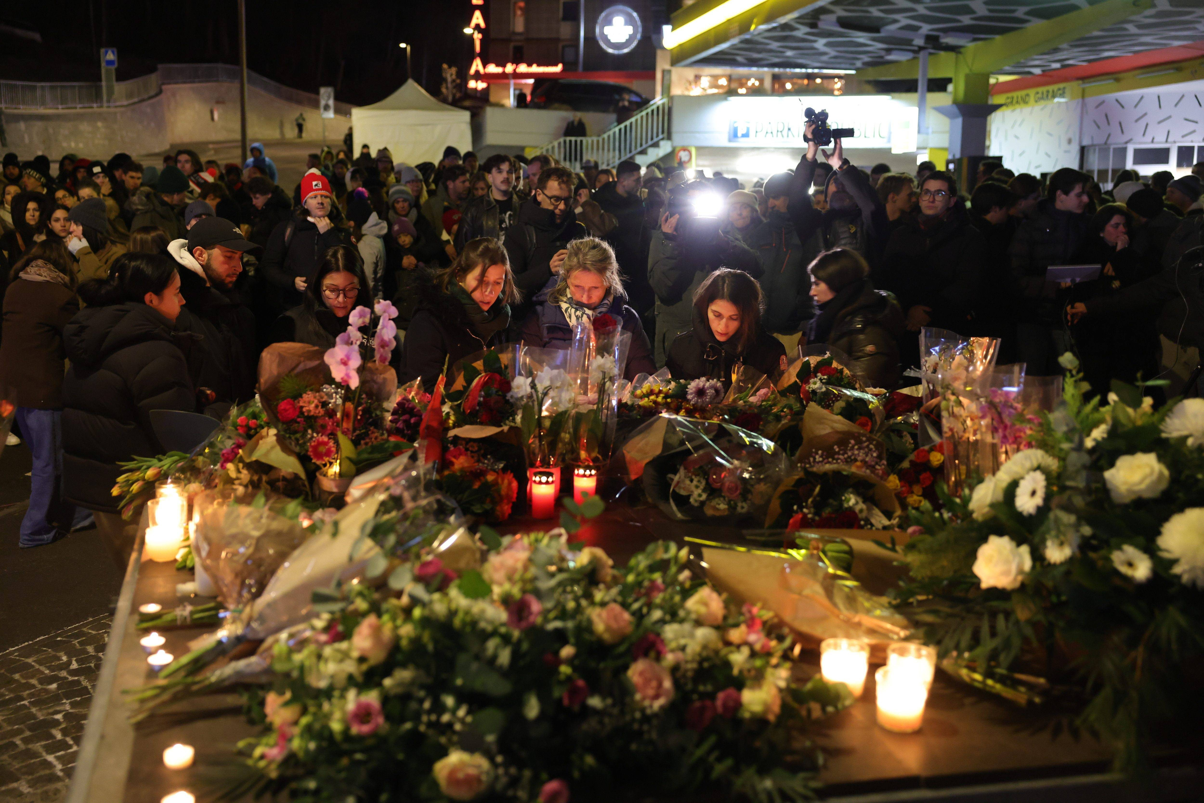 Avertisment în România după tragedia din Elveția. Șeful DSU: Folosirea artificiilor în interior nu e un lucru corect