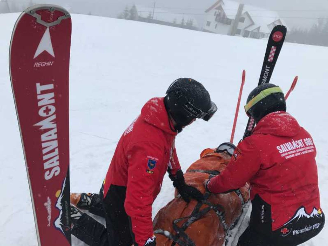 Salvamont România: O persoană a murit, iar alte 32 au ajuns la spital de pe munte în ultimele 24 de ore