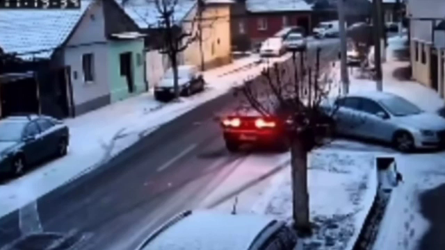 O șoferiță din Lugoj a provocat un accident și a fugit de la fața locului să nu rateze programarea la coafor