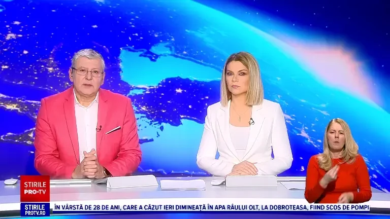 Distracție și relaxare în apele termale de la Băile Felix după mesele de sărbători. Petrecerile cu spumă, atracția principală