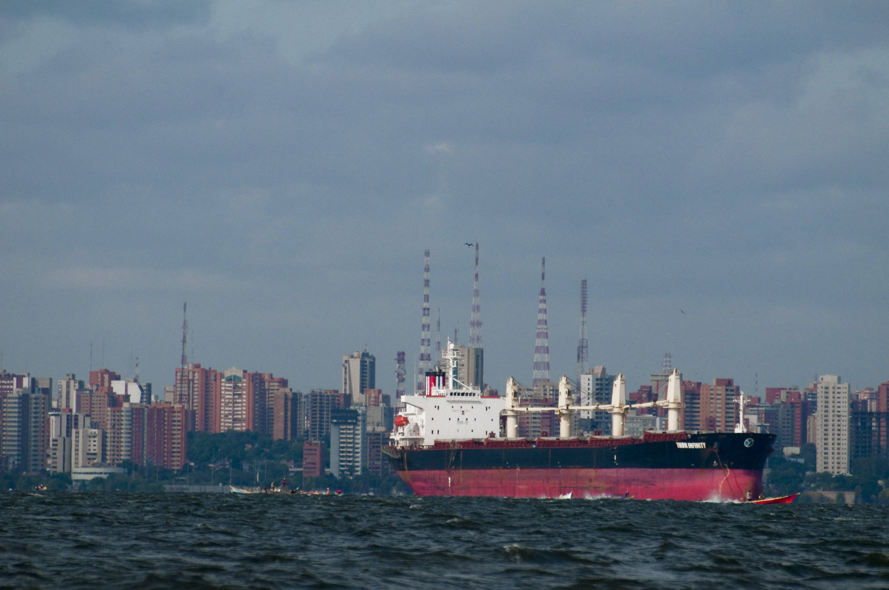 MAE al Rusiei a anunțat că Donald Trump a decis eliberarea a doi cetățeni ruși de pe petrolierul capturat de SUA