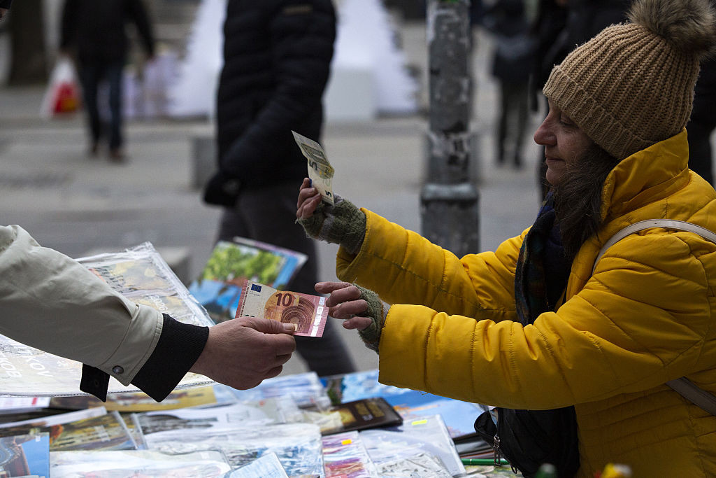 Cu ce probleme se confruntă bulgarii după ce au trecut la Euro. „Sunt clienți care se încurcă”