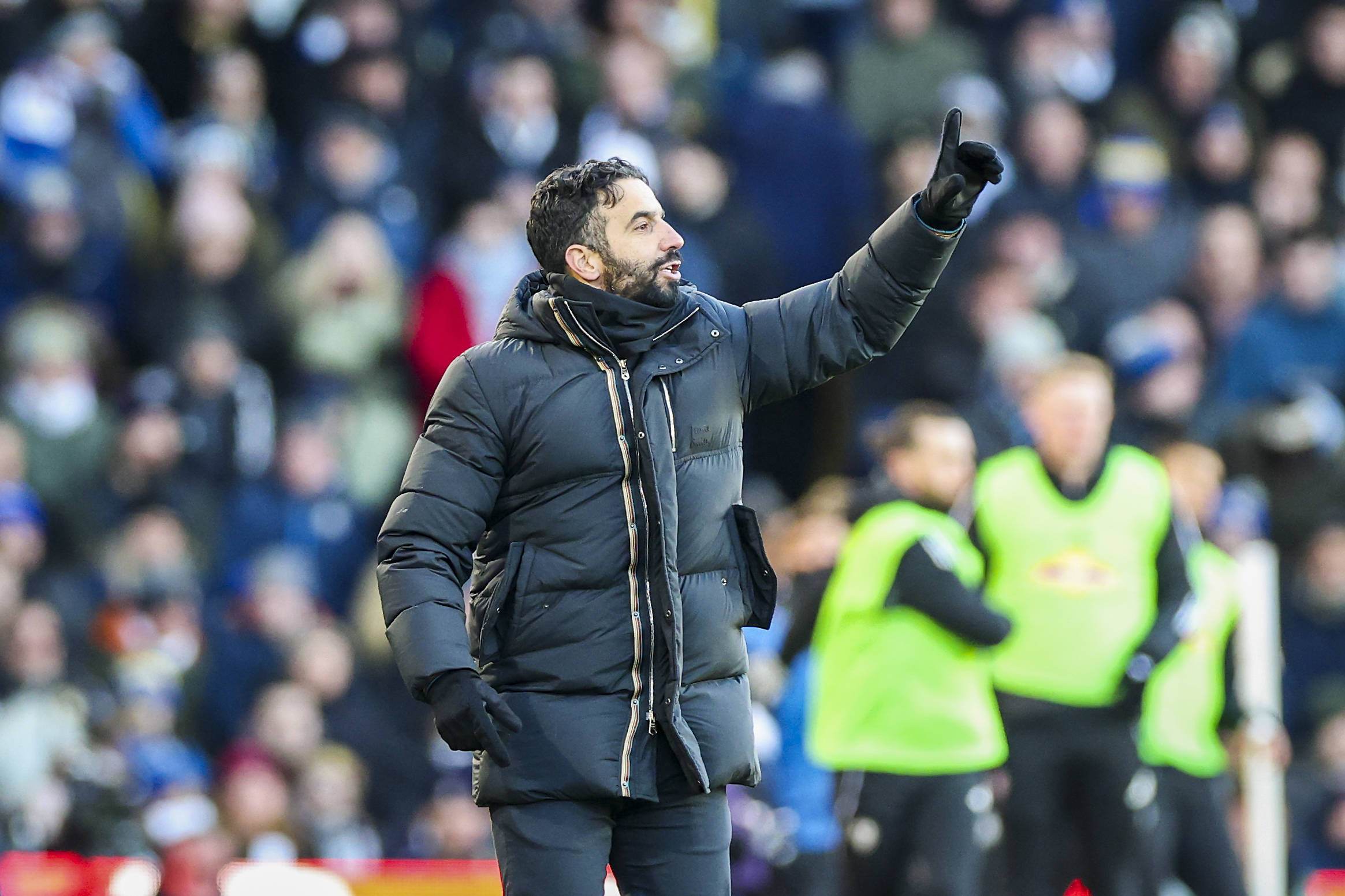 Manchester United l-a demis pe antrenorul Ruben Amorim, după 14 luni. Darren Fletcher preia interimar echipa