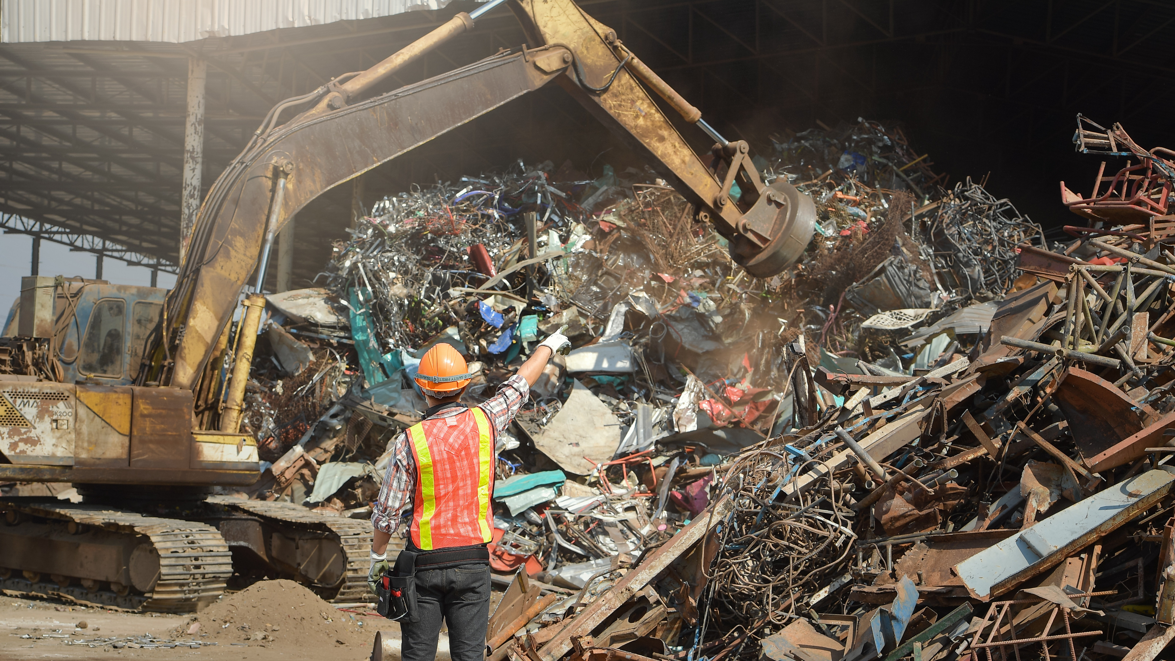 Paradoxul reciclării în UE. Deșeurile de aluminiu sunt exportate, topite și reimportate în Europa ca metal nou