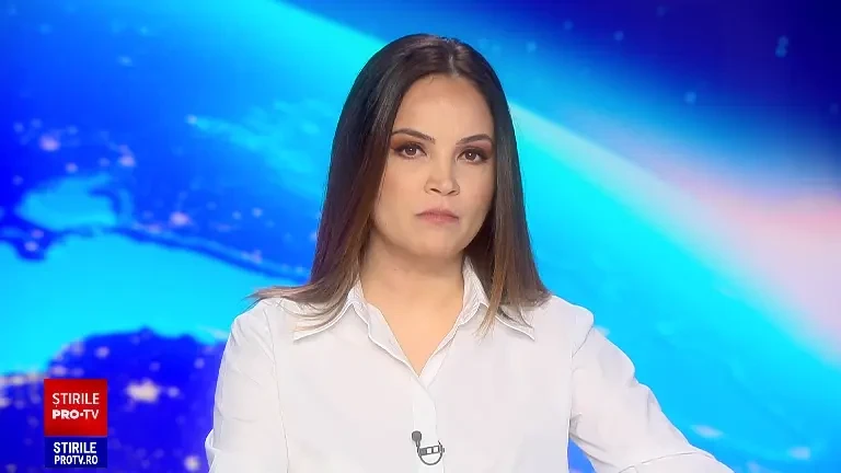 Mașini avariate în Alba Iulia, după ce bucăți de gheață au căzut de pe acoperișuri. Autorităţile locale au emis avertizări