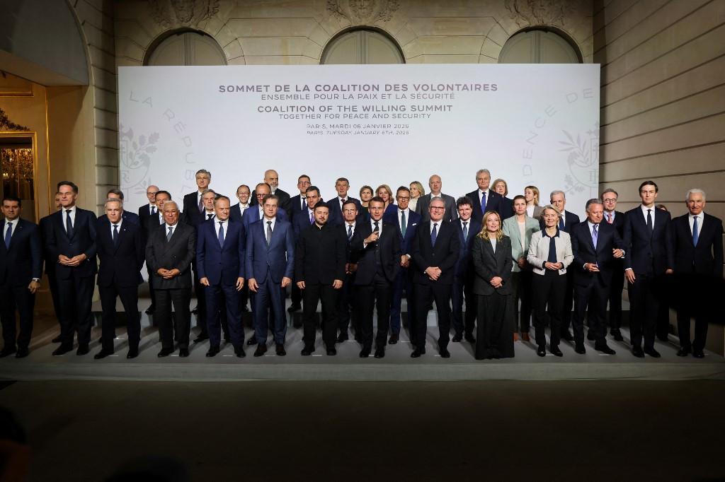 Summit-ul din Paris. VIDEO cu președintele Nicușor Dan, poziționat ”strategic” la fotografia de grup, lângă liderii Europei