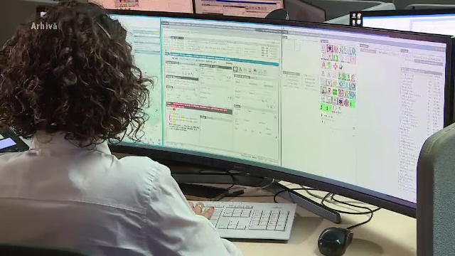 Un botoșănean, amendat după ce a sunat repetat la 112 și a amenințat că va da foc blocului. Polițiștii l-au imobilizat