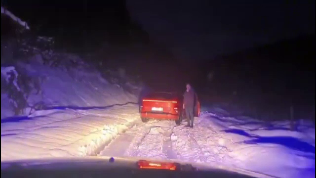 Continuă haosul provocat de vremea rea în România. Val de accidente în zonele cu ninsori și polei