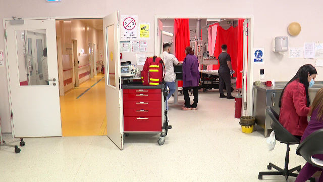 România pierde milioane de lei pentru formarea medicilor care nu ajung să profeseze, în timp ce unele spitale nu au personal