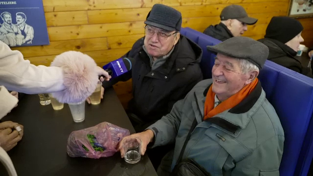 Un sărbătorit de Sfântul Ioan a primit cadou un buchet de pătrunjel. „Are o capră acasă, să-i dea de mâncare”