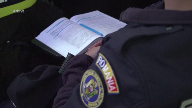 Un polițist ar fi agresat sexual două femei care veniseră să facă plângeri pentru violență domestică