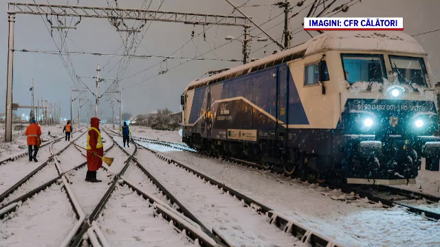 Viscolul și ninsorile au creat probleme pe căile ferate din România. Zeci de trenuri au plecat cu ore întregi de întârziere