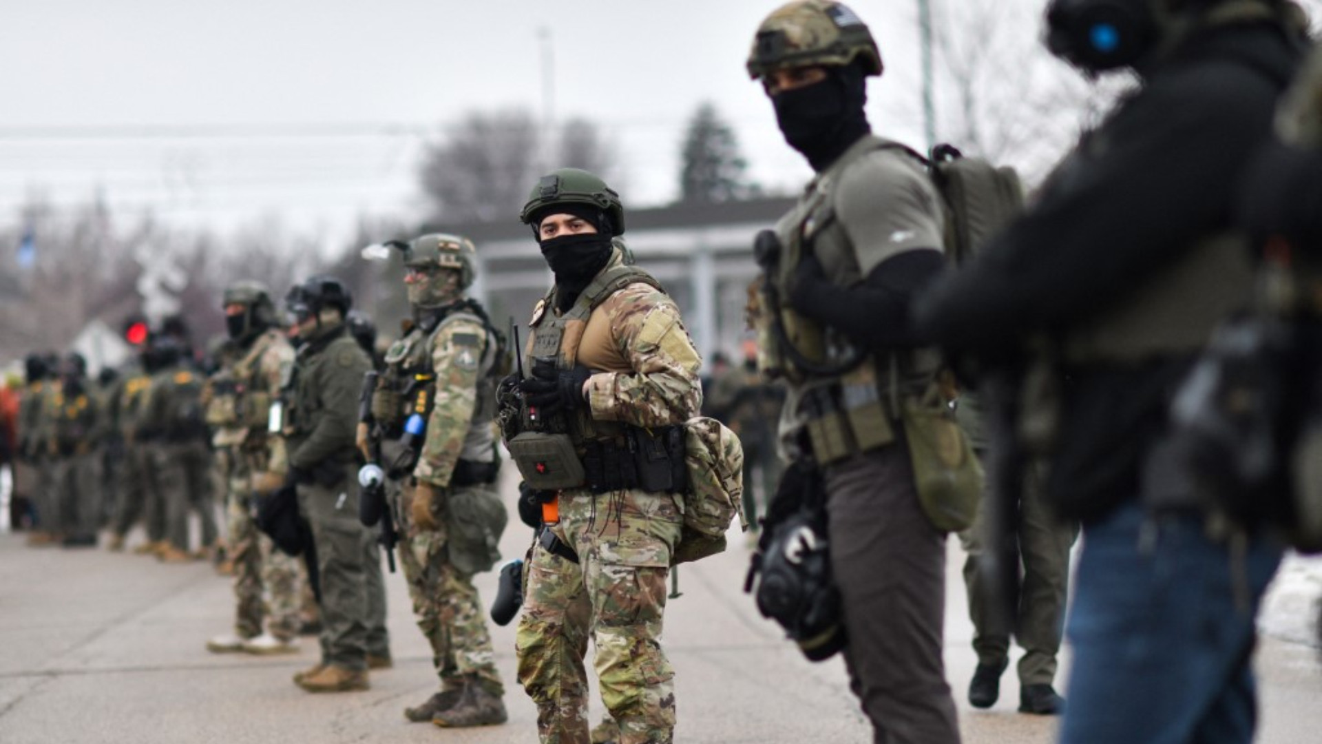 Washingtonul i-a luat apărarea agentului ICE care a ucis o femeie în Minneapolis: „Este o tragedie provocată de ea însăși”