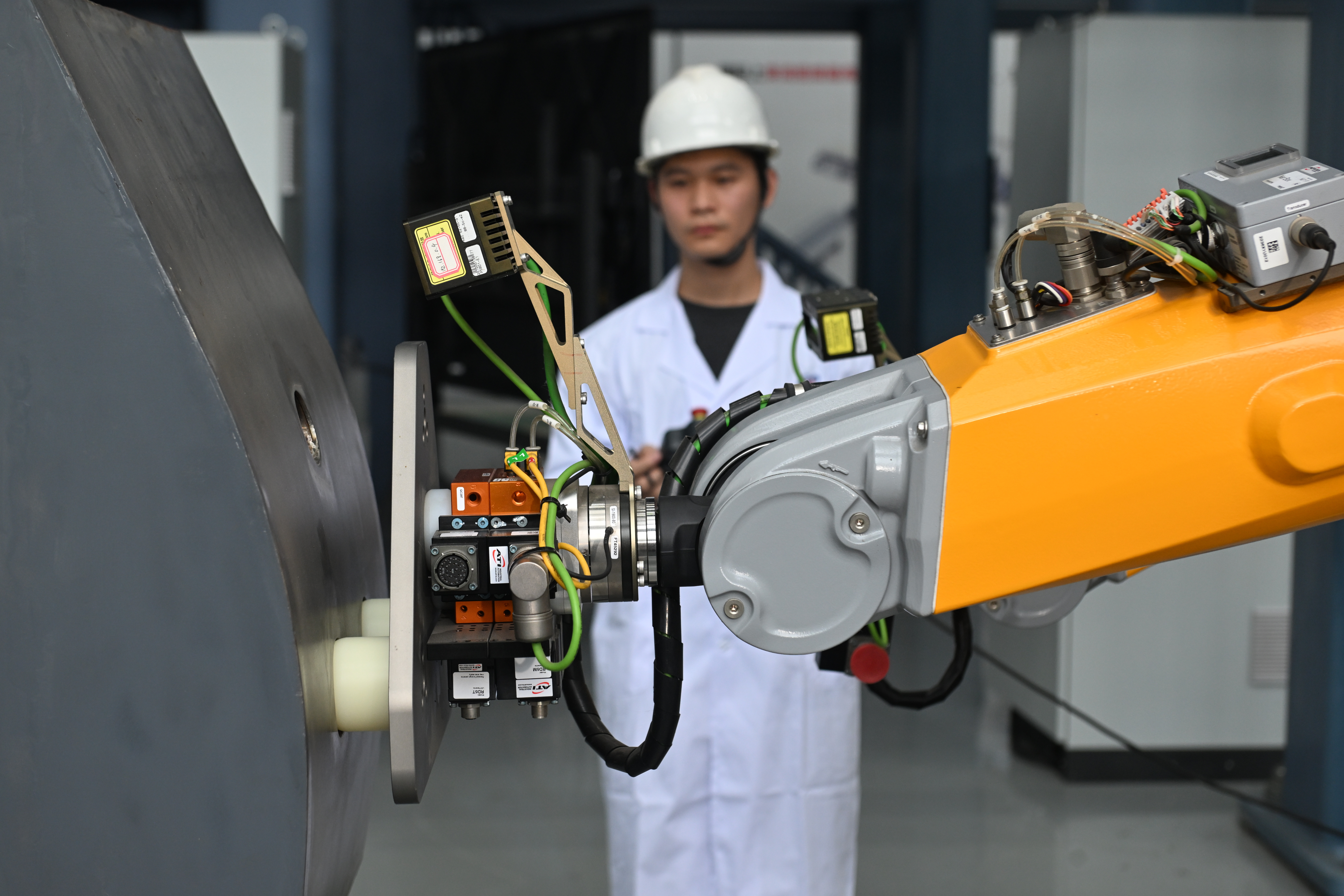 Energie nelimitată. „Soarele” artificial al Chinei a depăşit un obstacol major