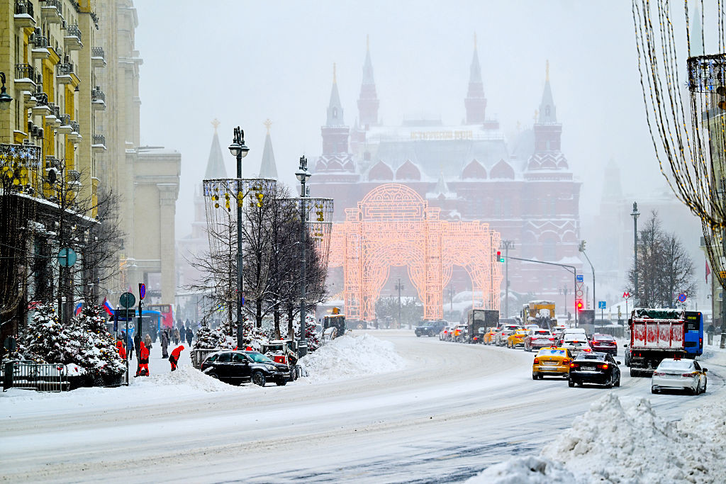 Moscova, îngropată în zăpadă. Aeroportul Șeremetievo a suspendat zborurile și mii de pasageri sunt blocați. GALERIE FOTO