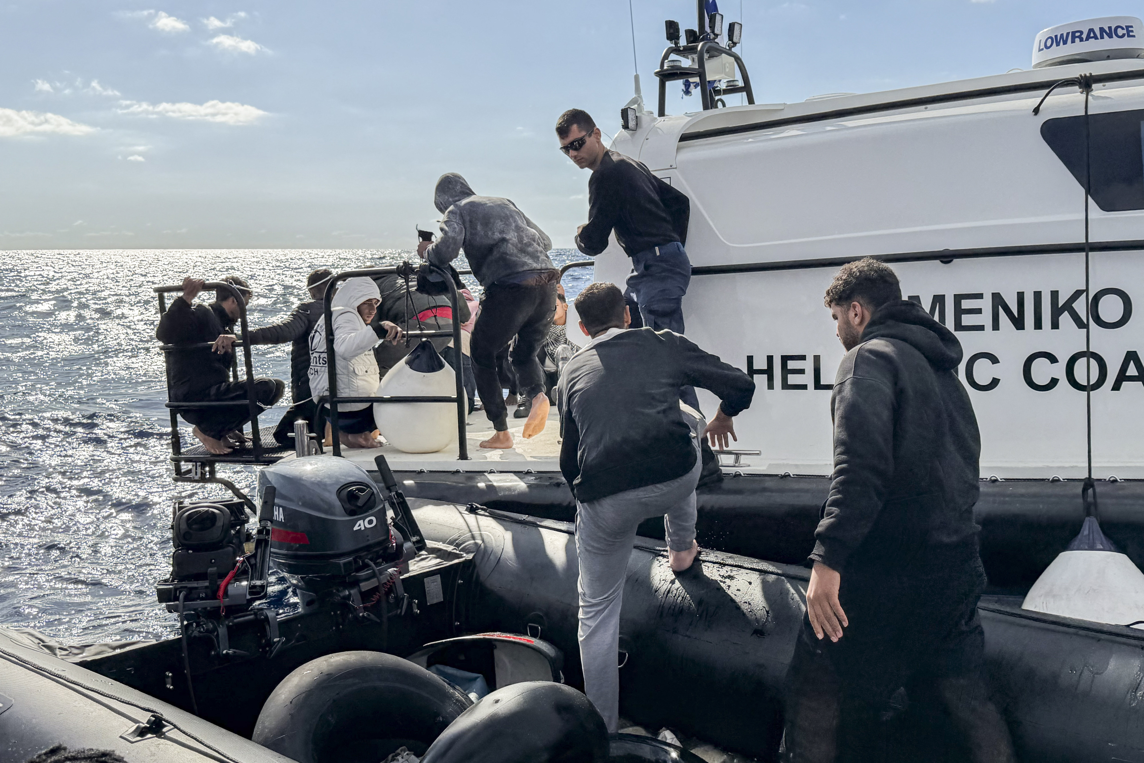 Naufragiu cu migranți în Marea Egee. O persoană a murit, iar alte șapte sunt date dispărute