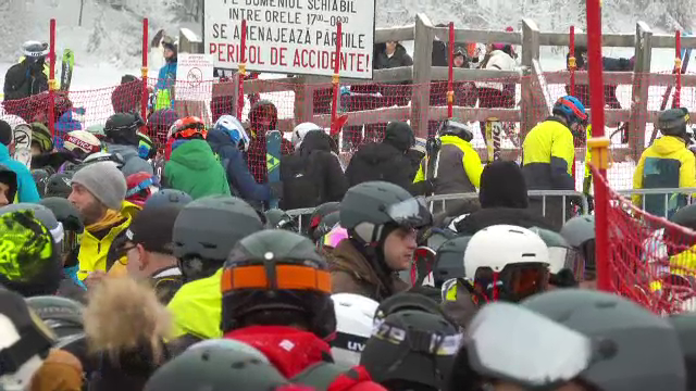 Aglomerație pe pârtiile din Poiana Brașov, în ciuda prețurilor piperate. „Foarte mari pentru ce oferă, pentru cât e pârtia”