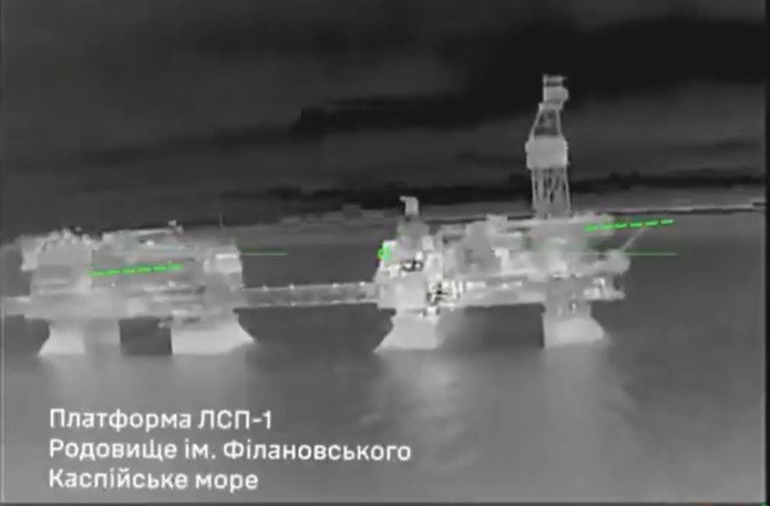 Forțele speciale ucrainene au distrus platformele Lukoil din Marea Caspică. Imaginile publicate de Kiev | VIDEO