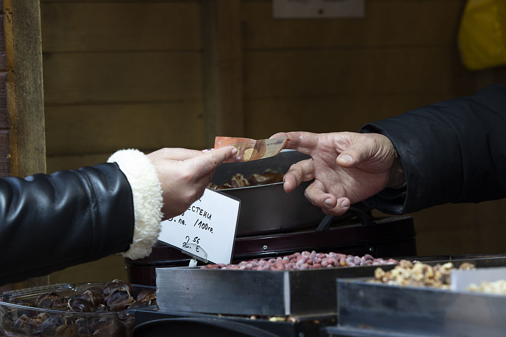 Record de scumpiri în Bulgaria după trecerea la euro. Pâinea și alte produse de bază s-au scumpit cu 100% în doar 48 de ore