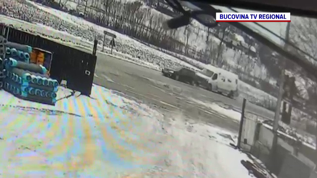 Accident cumplit pe „Drumul Morții” din Suceava. Doi răniți, după o coliziune în lanț între un autoturism, o dubiță și un TIR