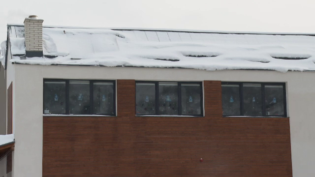 Grădiniță din Bistrița-Năsăud inaugurată acum 3 luni, închisă după ce în săli a început să curgă apă din tavan