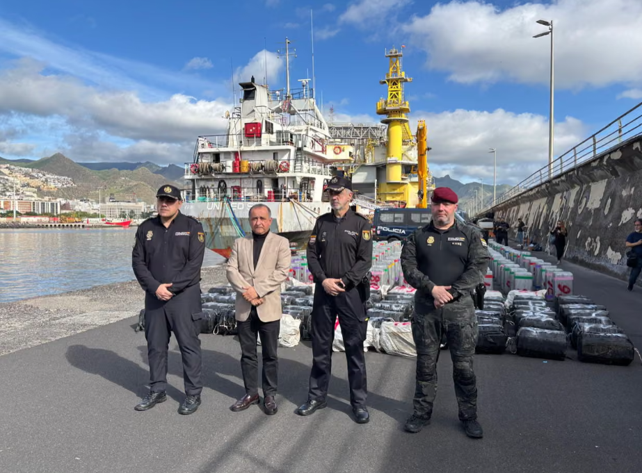 Captură record în Spania. Aproape 10 tone de cocaină au fost descoperite îngropate în sare pe o navă. FOTO & VIDEO