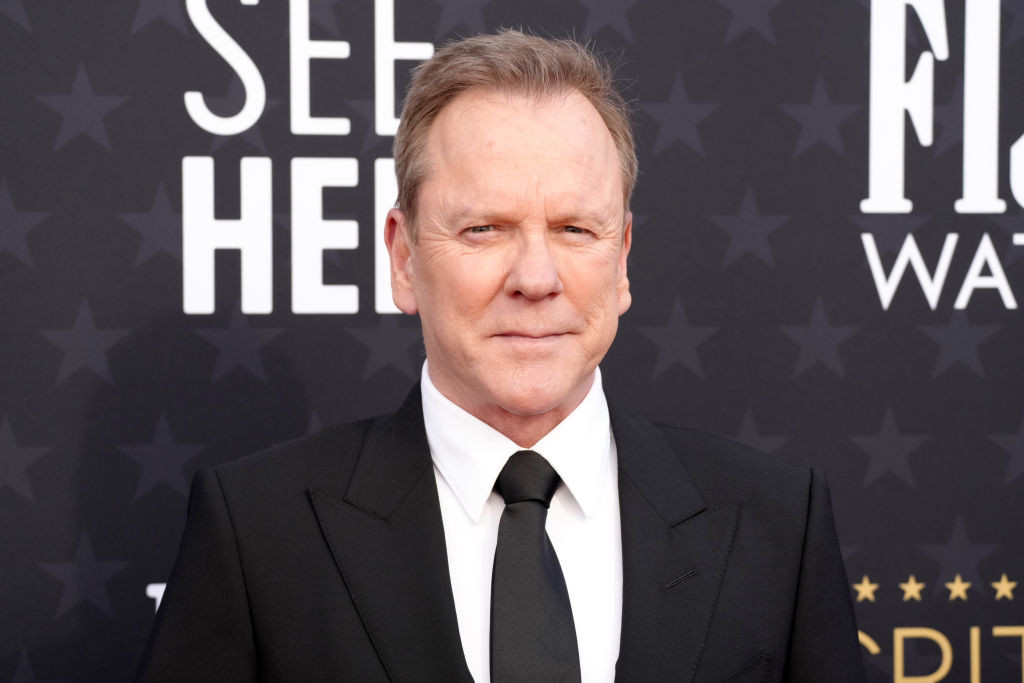 Actorul Kiefer Sutherland a fost arestat după ce ar fi agresat și amenințat un șofer de ride-sharing