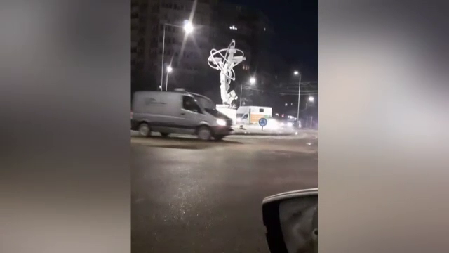 Avarie periculoasă în Galați. Șoferii și pietonii, în pericol de accidente, din cauza primăriei