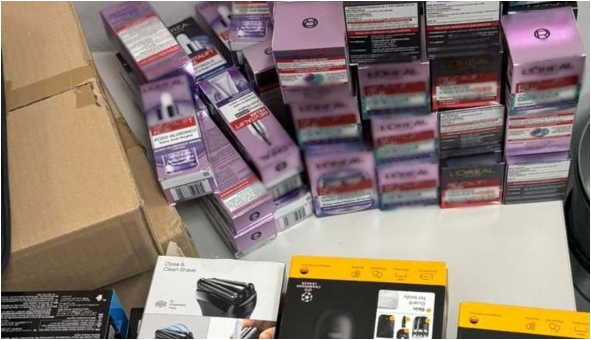 Un român de 19 ani a fost arestat în Italia după ce a încercat să iasă dintr-un supermarket cu marfă de peste 2.300 de euro