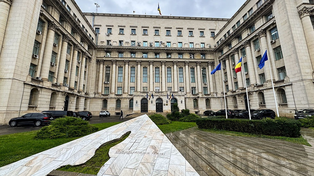 MAI, ținta ironiilor după o postare de Ziua Culturii. Titlu și versuri greșite ale unei poezii de Mihai Eminescu