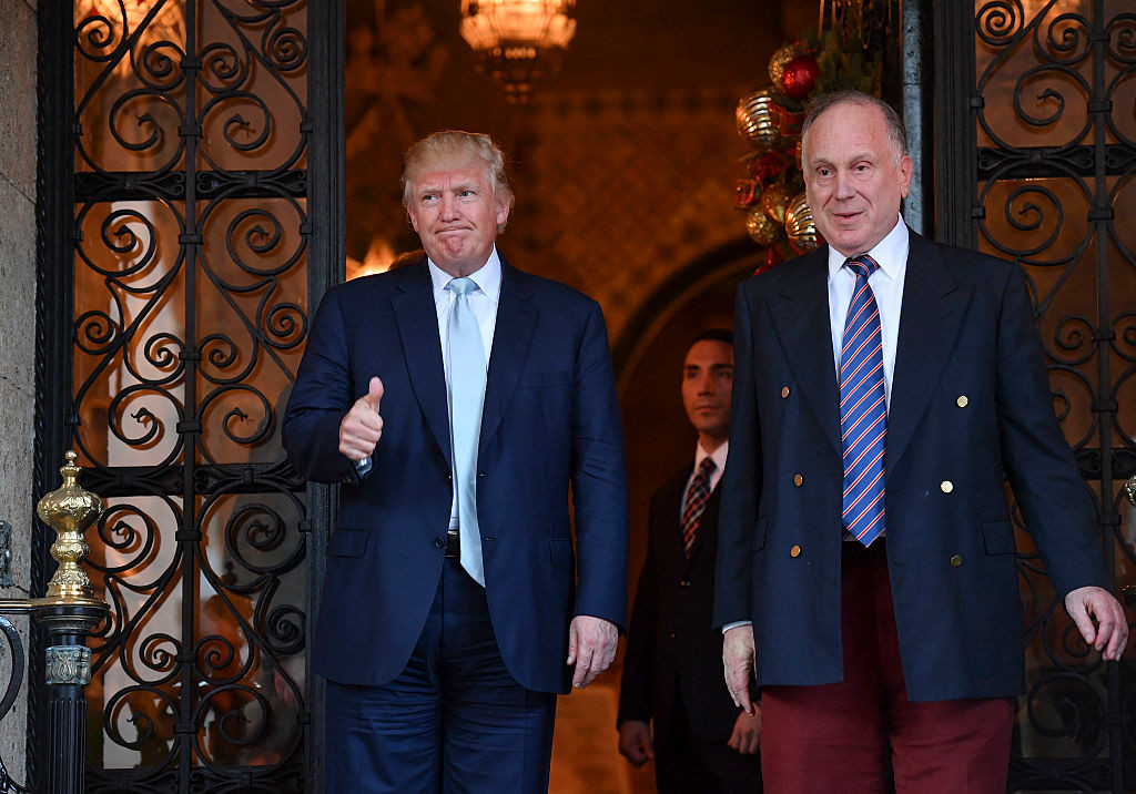 El este omul care l-ar fi convins pe Trump să preia Groenlanda. Este un vechi prieten, cu afaceri pe insulă și în Ucraina