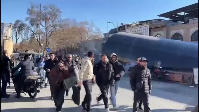Mărturii cutremurătoare din Iran. Familiile protestatarilor uciși plătesc mii de dolari pentru a-i îngropa