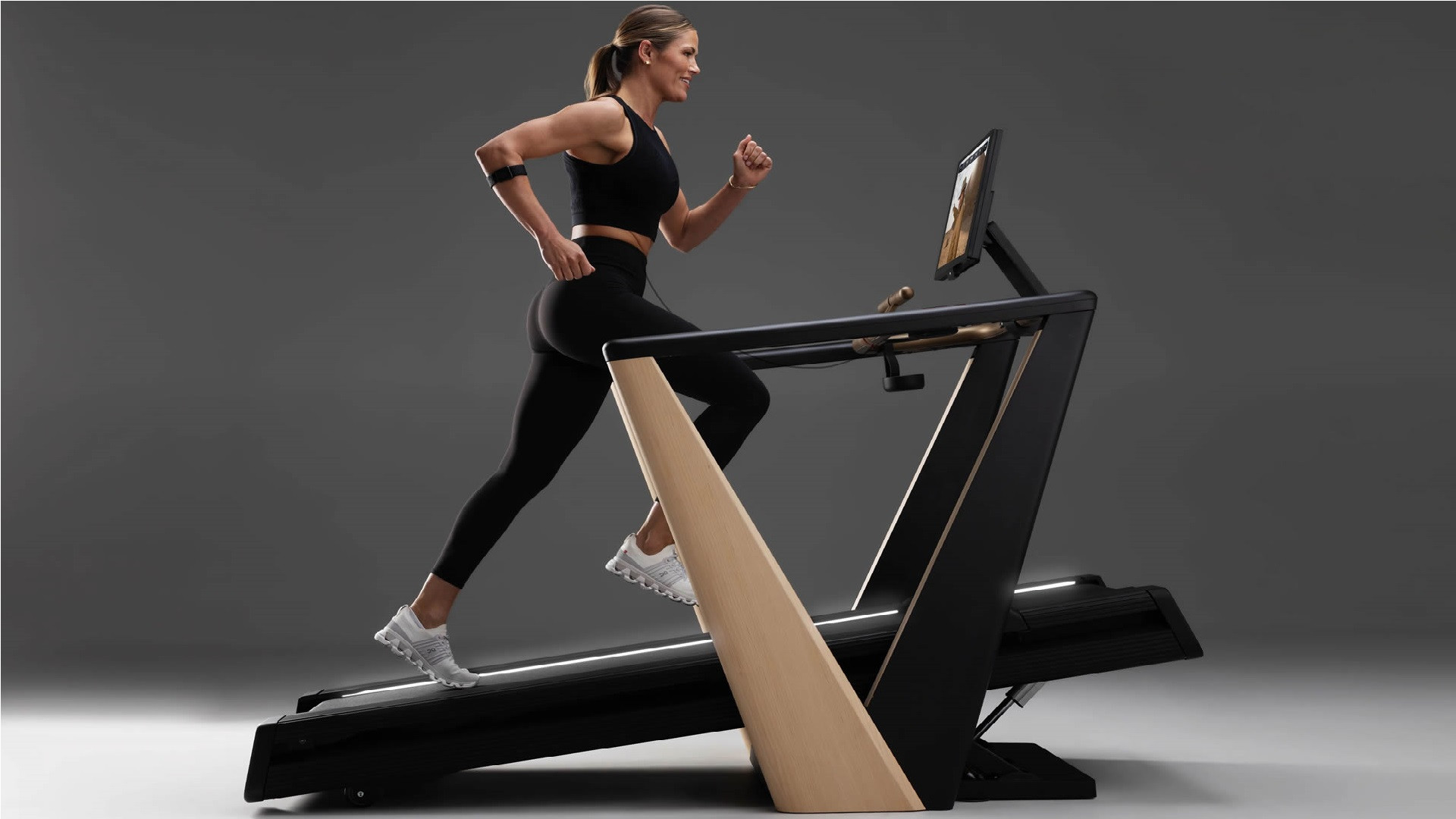 (P) NordicTrack Ultra - Banda de alergare cu inteligentă artificială, design elegant și performanță remarcabilă