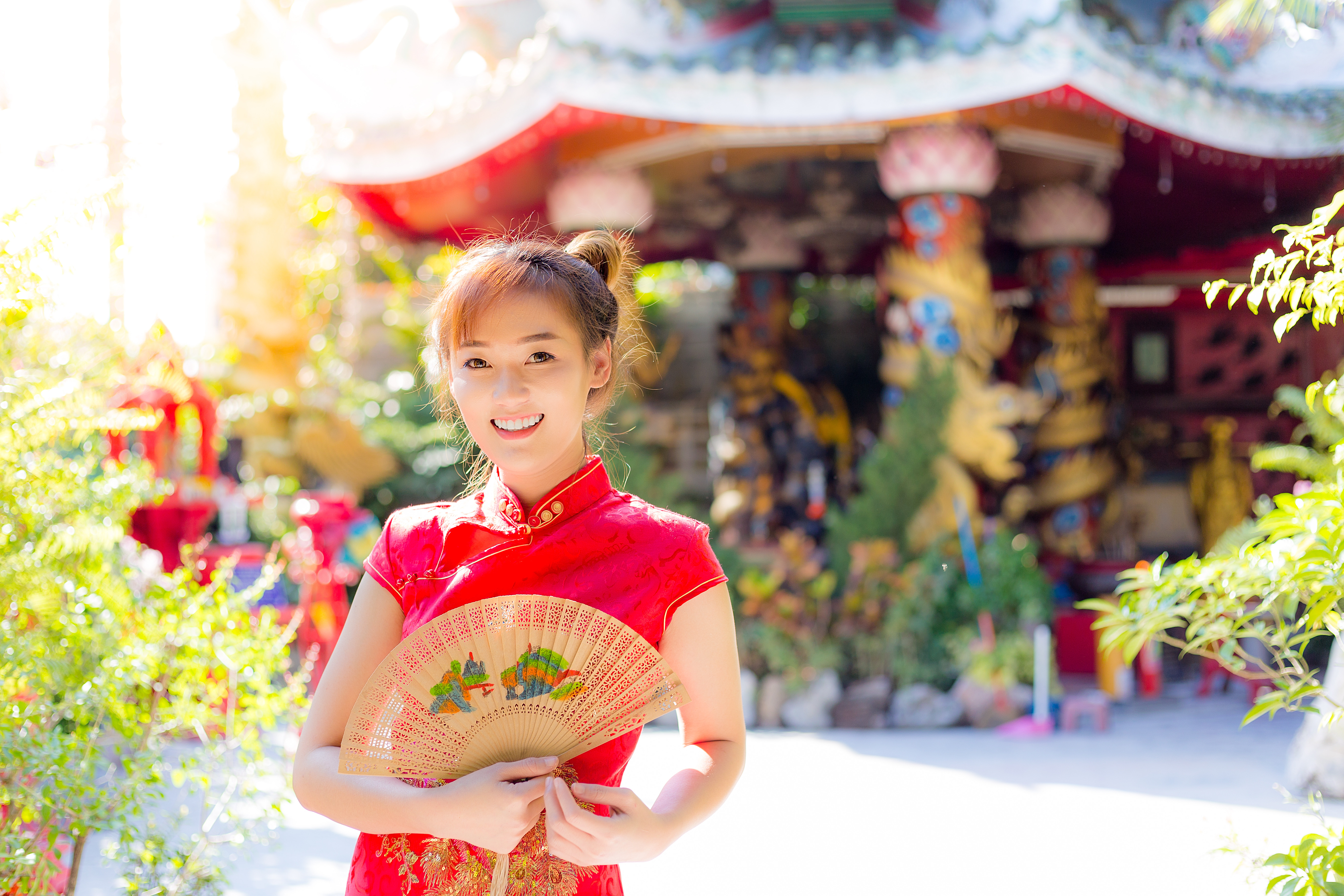 China lansează ”ofensiva șarmului” în Europa. Cumpără avioane din Franța și carne din Spania, dar urmărește ceva