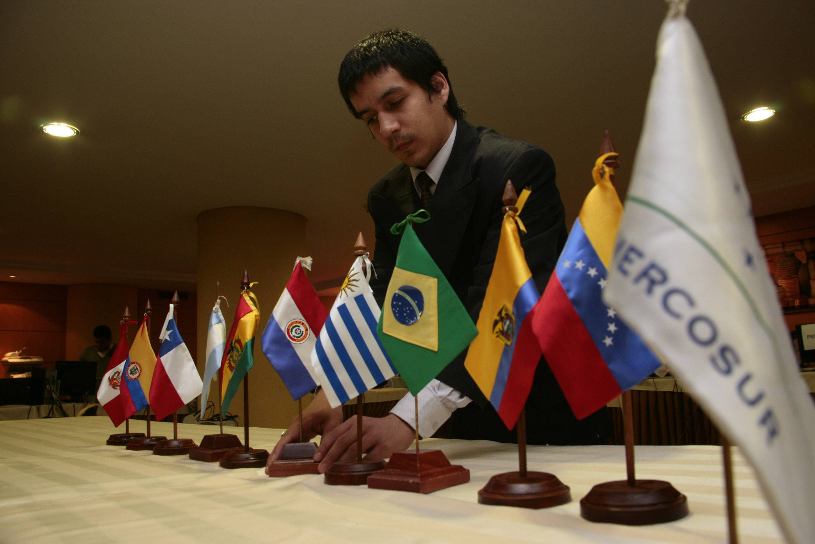 UE şi Mercosur au semnat acordul comercial, după 25 de ani de negocieri. Împreună, reprezintă o treime din PIB-ul mondial