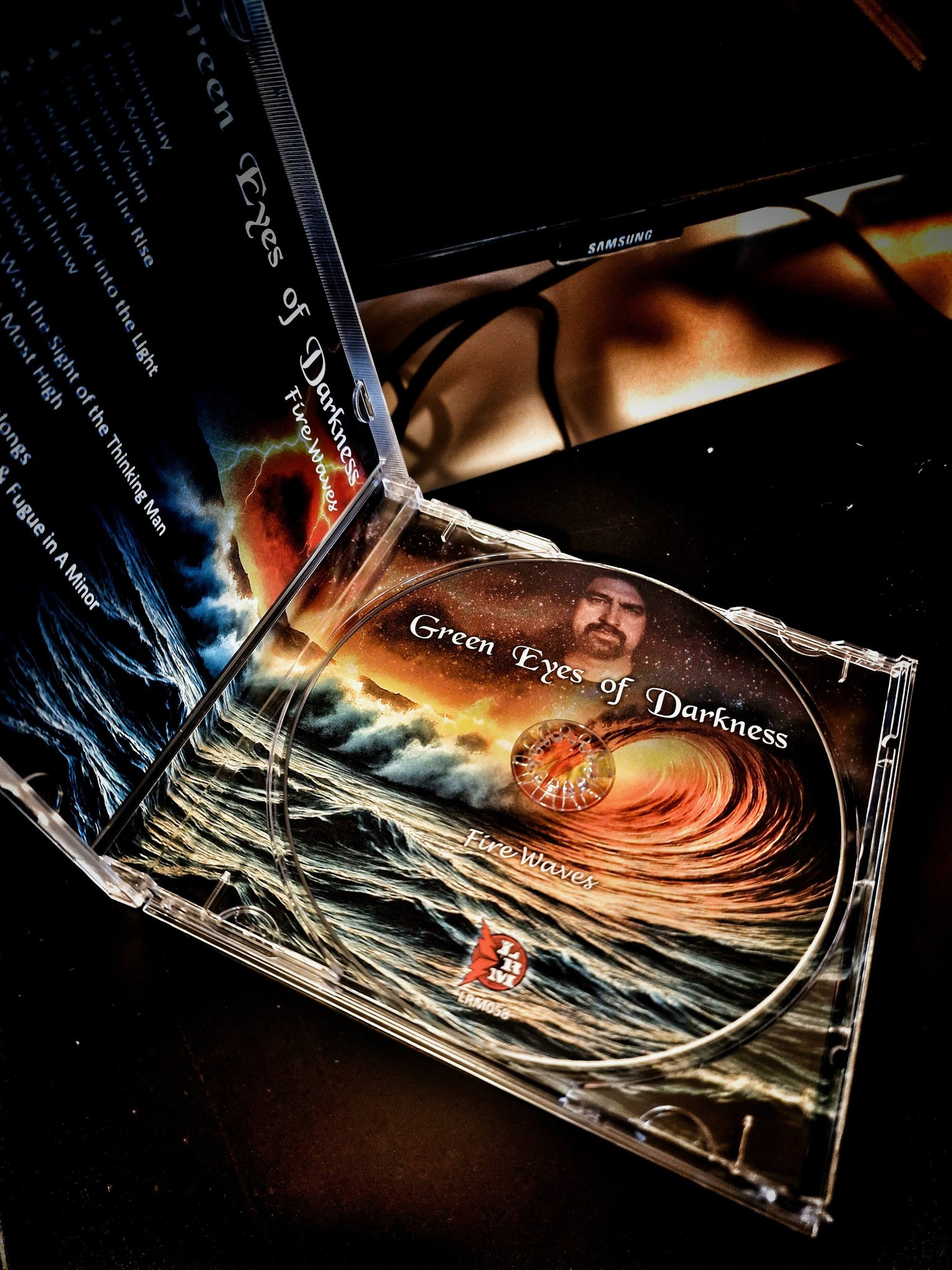 Formația românească de doom/gothic/symphonic metal Green Eyes of Darkness a lansat albumul ”Fire Waves”