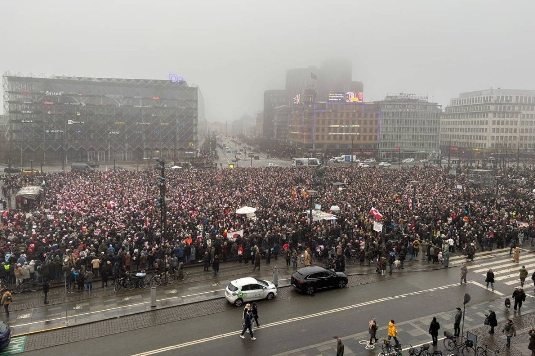 Proteste masive la Copenhaga împotriva planurilor lui Trump pentru Groenlanda: „Make America Go Away”