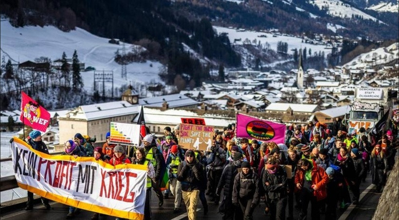 Proteste la Davos, înaintea Forumului Economic Mondial: ”Trump e simbolul imperialismului”
