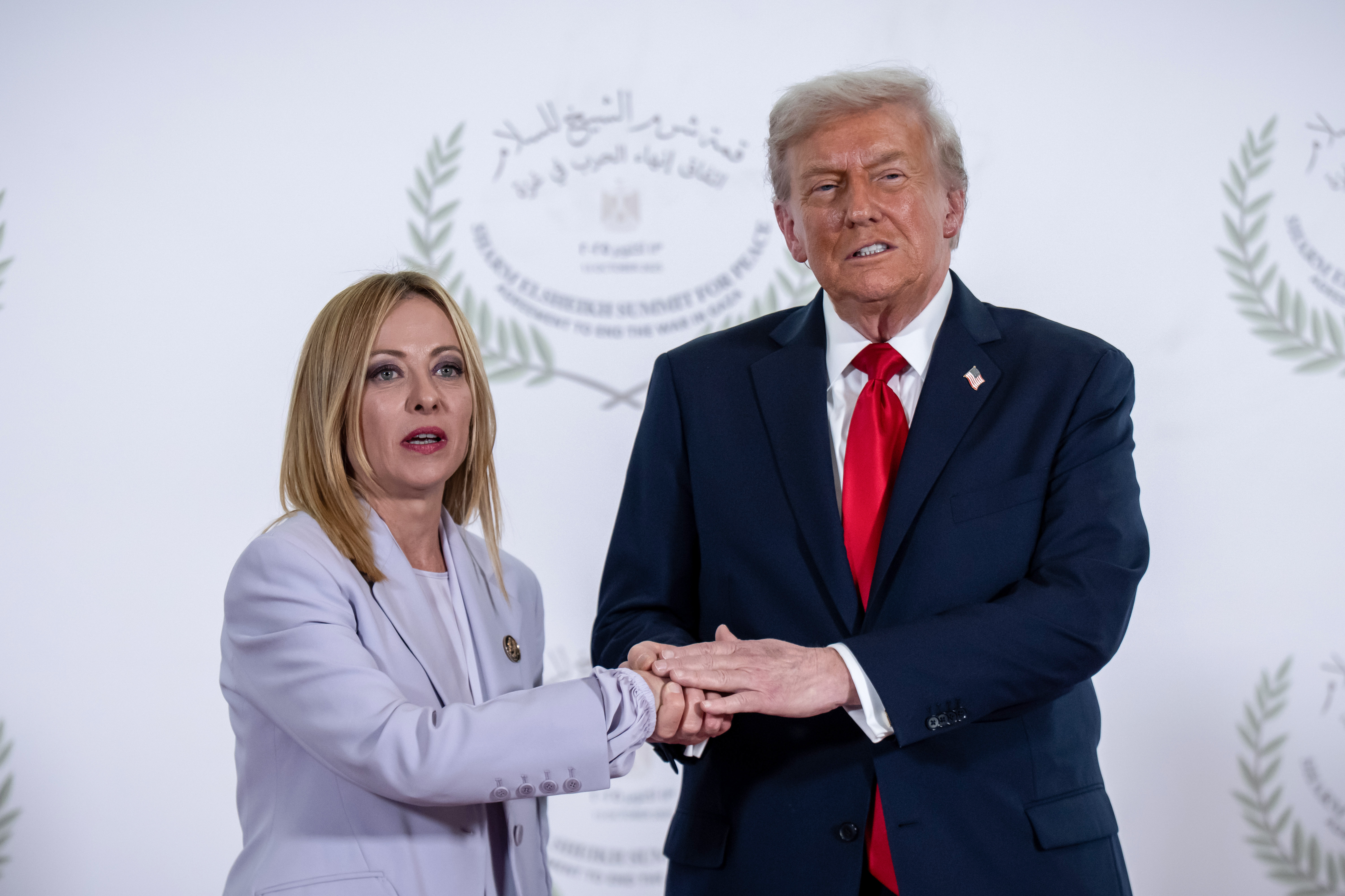 Giorgia Meloni a discutat cu Trump, căruia i-a spus că ameninţarea cu noi tarife vamale este o „eroare”