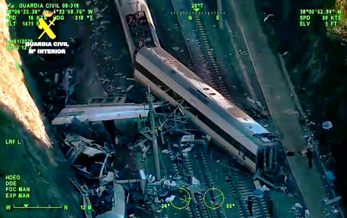Tragedie în Spania. Cel puțin 39 de oameni au murit și 123 au fost răniți după ciocnirea a două trenuri de mare viteză. VIDEO