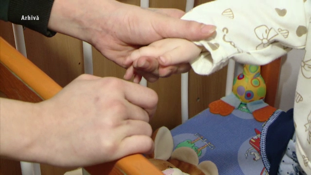 Pedeapsa primită de tânăra mamă din Iași care și-a bătut fără milă bebelușul cu dizabilități