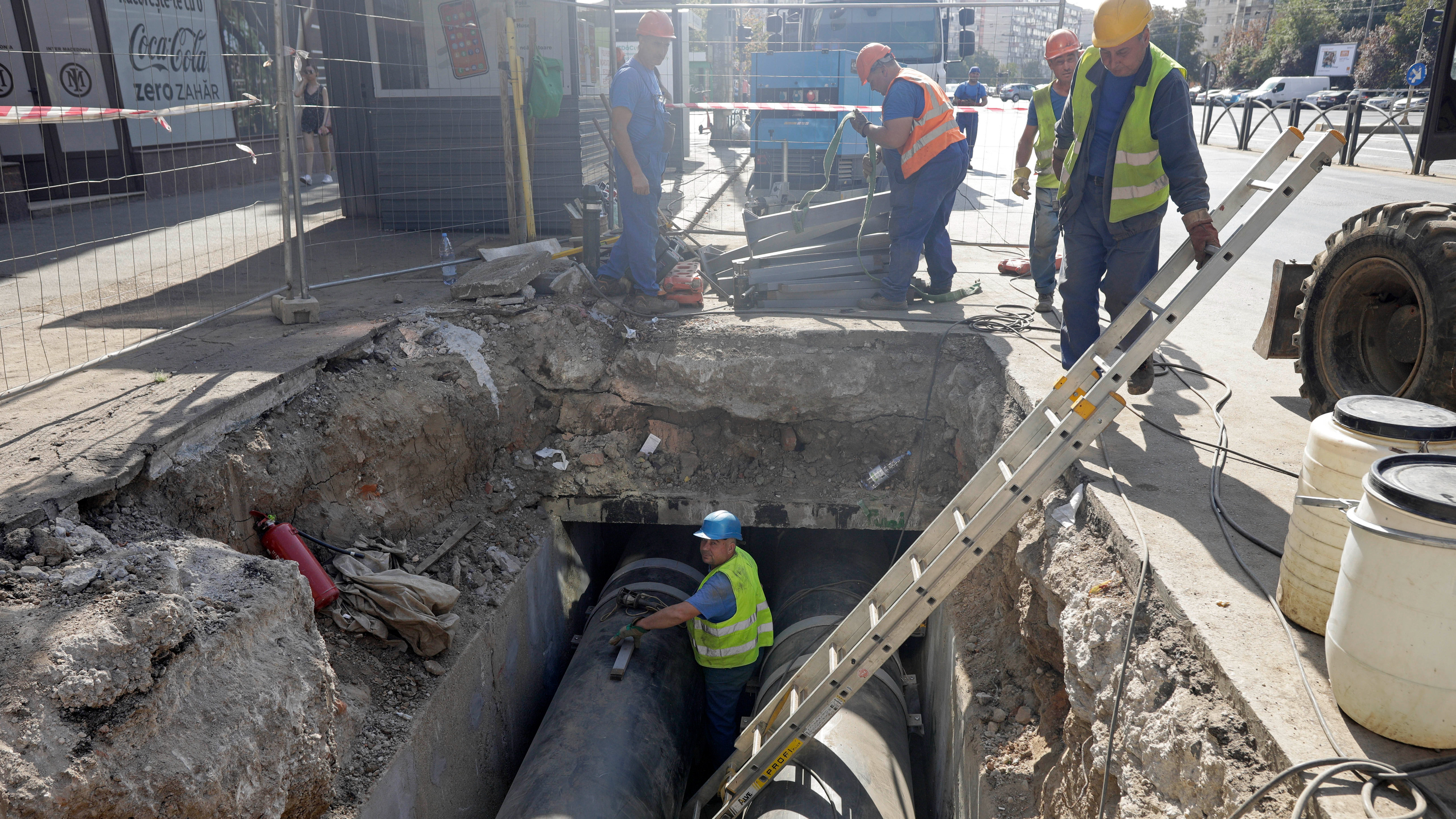 Ministerul Energiei promite termoficare „predictibilă” pe 30 de ani. Momentan, conductele de zeci de ani au probleme grave