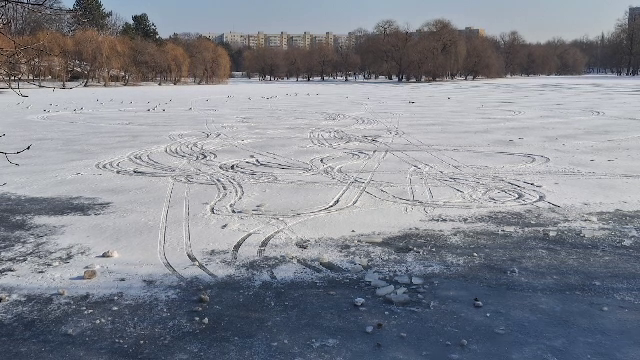 Pericolul uriaș de pe lacurile înghețate. Cele cinci reguli care trebuie respectate în situația unui accident