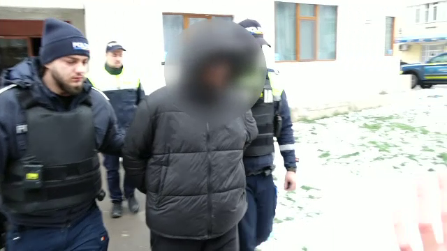 Detalii șocante oferite de t&acirc;nărul din Constanța care și-a ucis mama, apoi a stat toată noaptea l&acirc;ngă trupul ne&icirc;nsuflețit